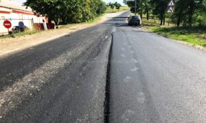 Drumuri din bani publici cu licitații grăbite